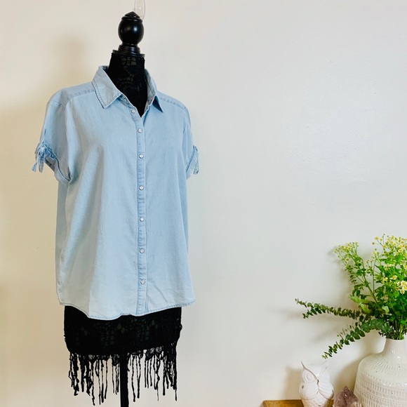 Paige Shirt, Avery Light Denim Button-Up Sz L NWT - Picture 2 of 5